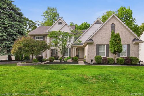 2891 Greenbrooke Ln, West Bloomfield, MI, 48324-4111 | Card Image