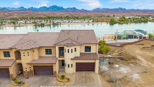 8490 River View Villas Dr, Parker, AZ, 85344-7214 | Card Image