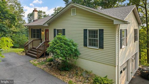 1336 Granny Smith Rd, LINDEN, VA, 22642-6034 | Card Image