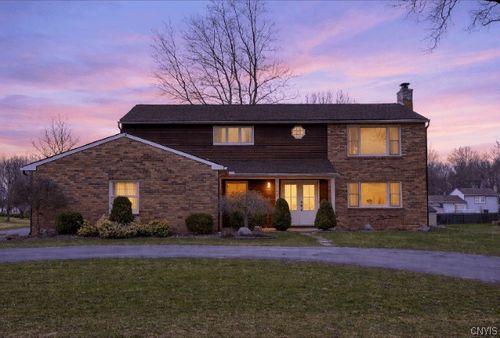 7853 Vernon Rd S, Cicero, NY, 13039-9325 | Card Image