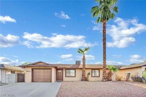 5230 Morris St, Las Vegas, NV, 89122-7062 | Card Image