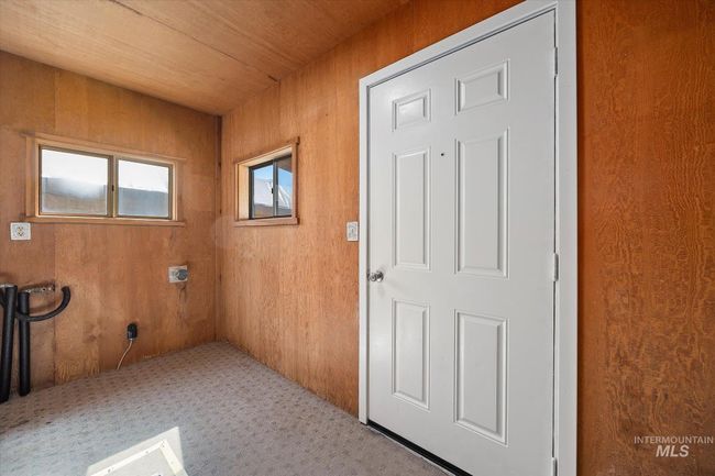 View of exterior entry | Image 29