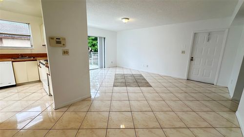 apt-204-1200 Sw 113th Ter, Pembroke Pines, FL, 33025-4355 | Card Image