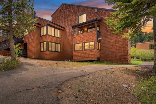 545-11685 Snowpeak Way, Truckee, CA, 96161-8023 | Card Image