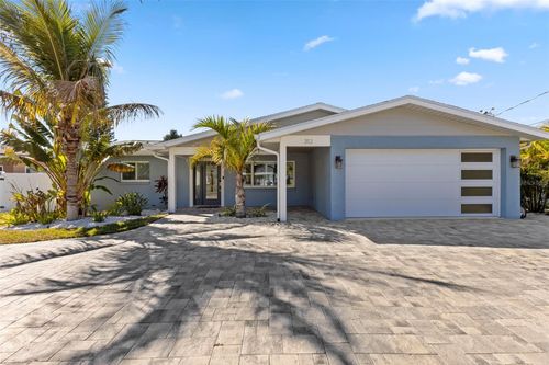 312 Westwinds Dr, PALM HARBOR, FL, 34683-1040 | Card Image