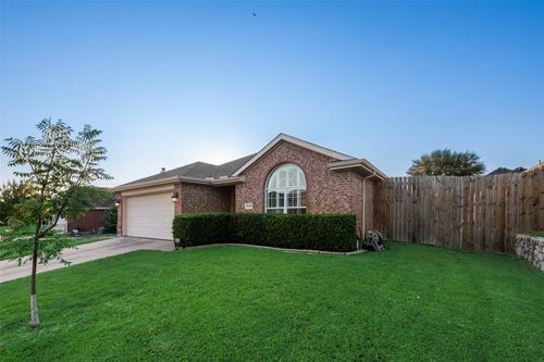 10408 Nelson Dr, Benbrook, TX, 76126-4609 | Card Image