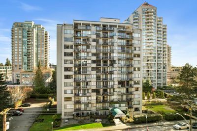 802 - 620 7th Ave, Condo with 2 bedrooms, 1 bathrooms and 1 parking in New Westminster BC | Image 1