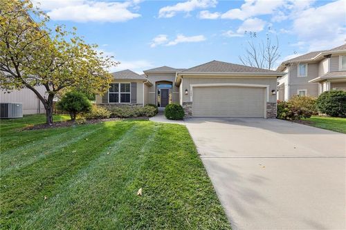 908 Se Sienna Ct, Blue Springs, MO, 64014-7834 | Card Image