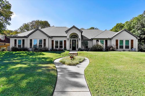 8921 Crest Wood Dr, Fort Worth, TX, 76179-4073 | Card Image