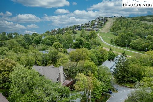 130 Skiway Cir, Beech Mountain, NC, 28604-8200 | Card Image
