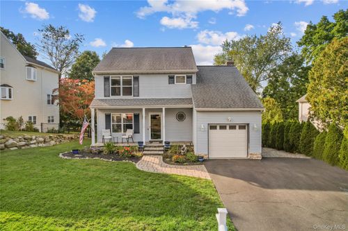 30 Larkin Ln, Garnerville, NY, 10923-1529 | Card Image