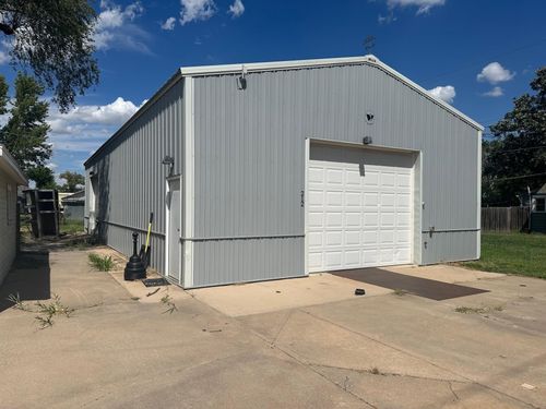 212 E Center St, Burrton, KS, 67020-8892 | Card Image