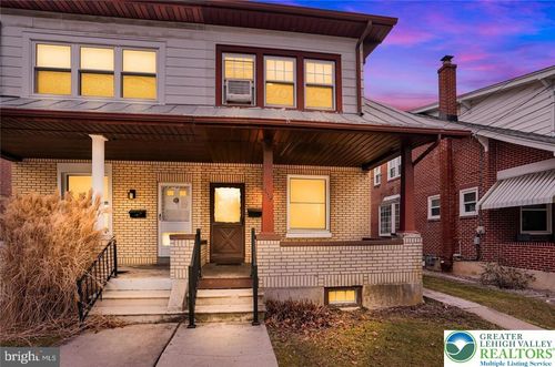 228 S Richmond St, Fleetwood, PA, 19522-1712 | Card Image