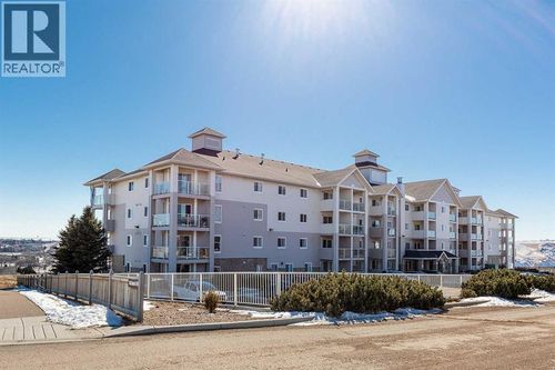 208-1616 Saamis Dr Nw, Medicine Hat, AB, T1C4X2 | Card Image
