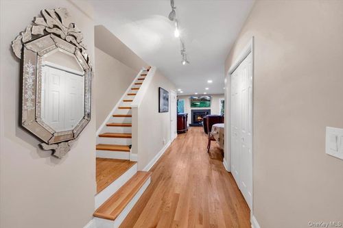 10 Ironwood Dr, Highland Mills, NY, 10930-2802 | Card Image