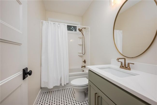 938 Mount Calvary Rd, House other with 5 bedrooms, 3 bathrooms and null parking in Lansing KS | Image 16
