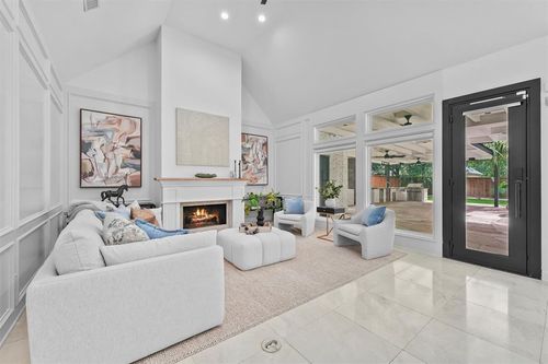 34 N Wooded Brook Cir, The Woodlands, TX, 77382-1251 | Card Image