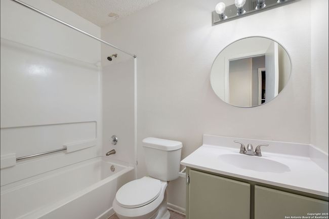 8147 Easy Meadow Dr, House other with 3 bedrooms, 2 bathrooms and null parking in Converse TX | Image 11