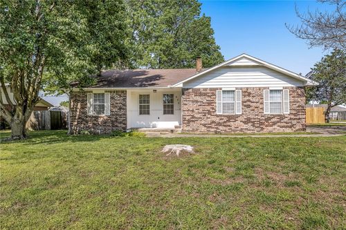 655 Bloomfield St, Gentry, AR, 72734-9499 | Card Image