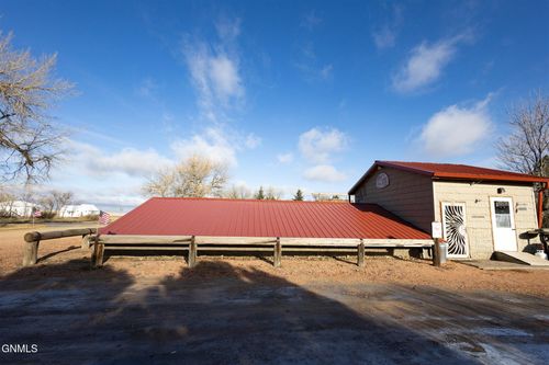 203 Court St, Amidon, ND, 58620-2001 | Card Image