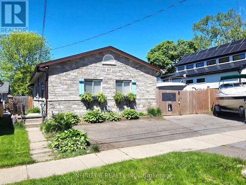 257 Ridge Rd S, Crystal Beach, ON, L0S1N0 | Card Image