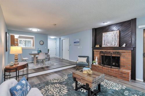 102-19115 Ballinger Way Ne, Lake Forest Park, WA, 98155-2452 | Card Image