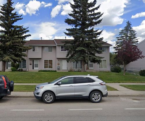 318 Marlborough Way Ne, Calgary, AB, T2A6R9 | Card Image