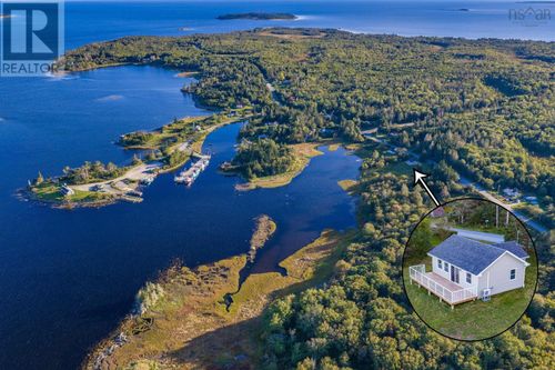 635-635 W Green Harbour Rd, Lockeport, NS, B0T1L0 | Card Image