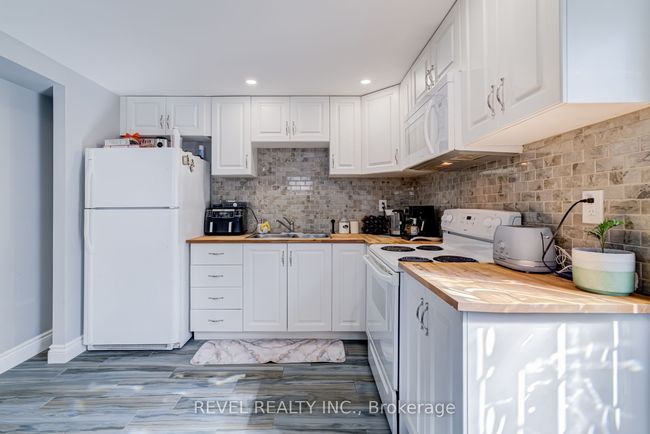 524 Fergo Ave, House attached with 4 bedrooms, 3 bathrooms and 2 parking in Mississauga ON | Image 33