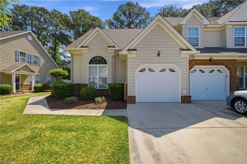 906 Hunley Dr, Virginia Beach, VA, 23462-5272 | Card Image