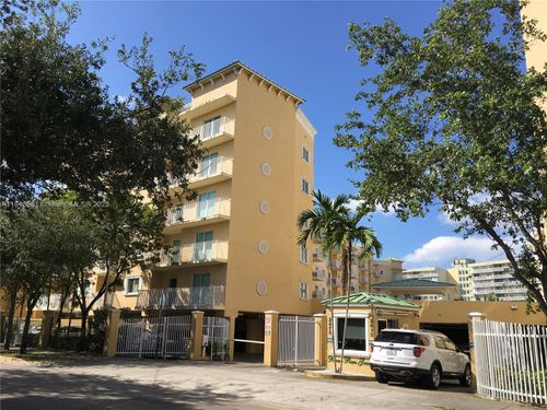 apt-410-2475 Nw 16th Street Rd, Miami, FL, 33125-1395 | Card Image