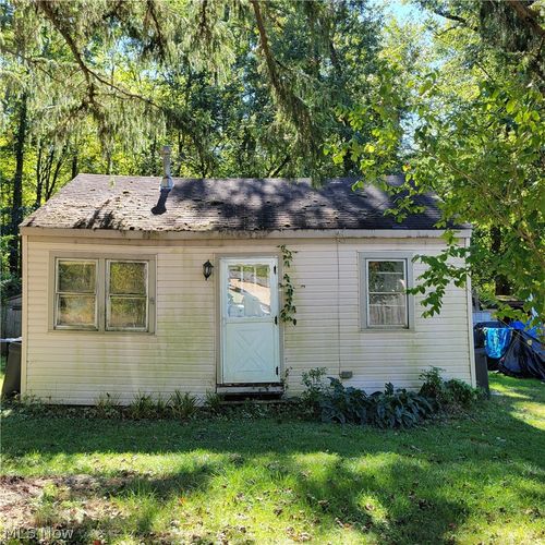 5820 Ash St, Chippewa Lake, OH, 44215-9680 | Card Image