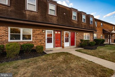 823 Henri Court, Condo with 1 bedrooms, 1 bathrooms and null parking in BURLINGTON NJ | Image 2