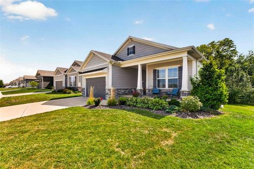 1169 Sw Whitby Dr, Lee's Summit, MO, 64083-6110 | Card Image