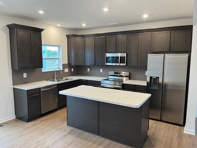 KITCHEN w/SAMSUNG STAINLESS STEEL APPLIANCES | Image 15
