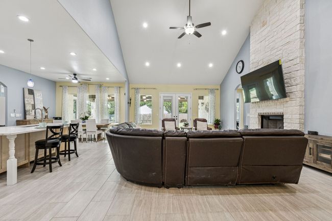 6467 Asher Rd, Condo with 6 bedrooms, 4 bathrooms and null parking in Alvarado TX | Image 11