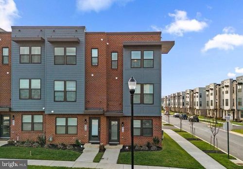 818 Bond St, FREDERICK, MD, 21701-3566 | Card Image