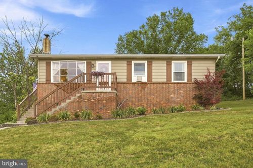 326 Sunset St, STRASBURG, VA, 22657-1911 | Card Image