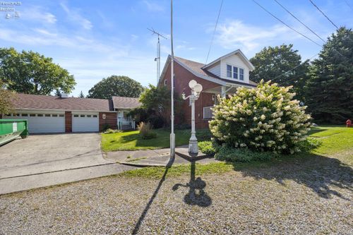 721 Laurel Ave, Marblehead, OH, 43440-1840 | Card Image