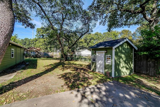 2309 Honeysuckle Ave, House other with 3 bedrooms, 2 bathrooms and null parking in Fort Worth TX | Image 38