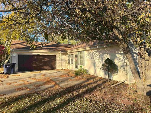 2127 S Pearl St, Janesville, WI, 53546-6118 | Card Image