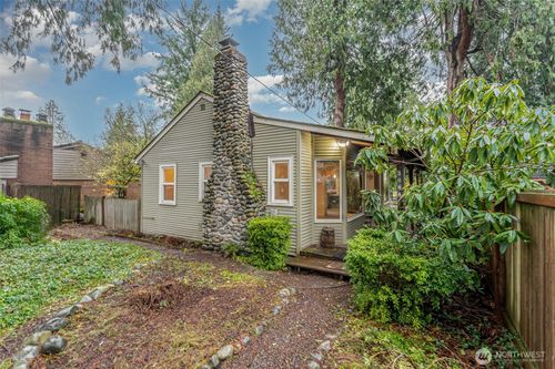 3844 Ne 87th St, Seattle, WA, 98115-3733 | Card Image