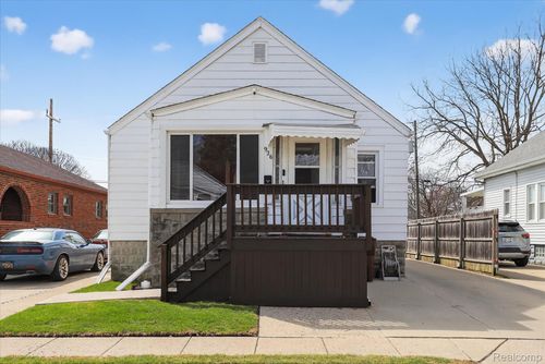 926 Kentucky Ct, Monroe, MI, 48161-1124 | Card Image
