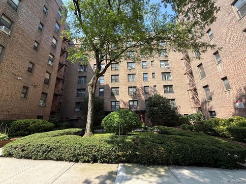5n-83-05 98th St, Woodhaven, NY, 11421-1696 | Card Image