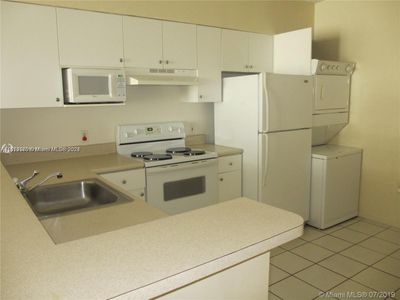 807 - 5091 Nw 7th St, Condo with 2 bedrooms, 1 bathrooms and null parking in Miami FL | Image 2