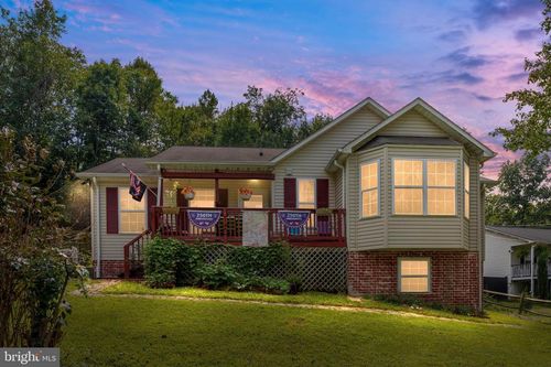 107 Tee Ct, LINDEN, VA, 22642-5454 | Card Image
