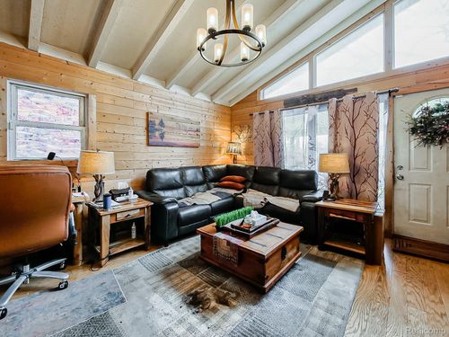 25038 Annapolis St, Dearborn Heights, MI, 48125-1859 | Card Image