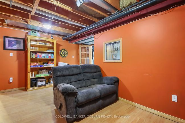 10658 Main St, House other with 4 bedrooms, 2 bathrooms and 3 parking in South Mountain ON | Image 25