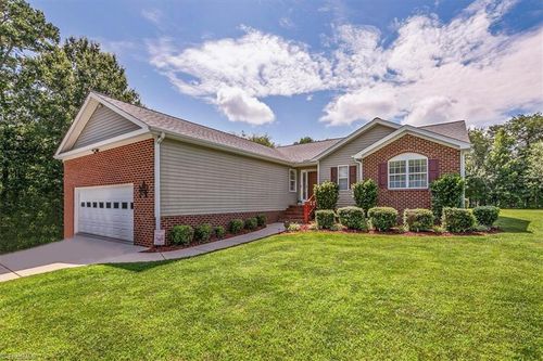 7873 Springdale Meadow Dr, Stokesdale, NC, 27357-7807 | Card Image
