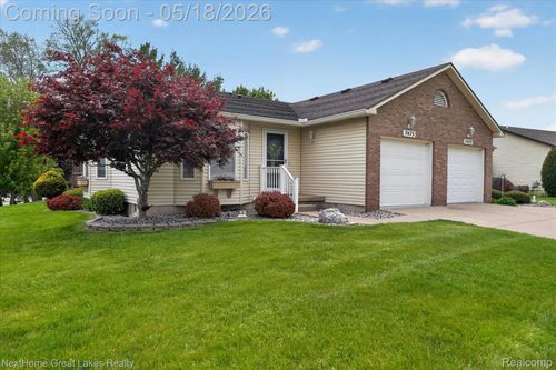 7475 Country Meadow Dr, Swartz Creek, MI, 48473-1400 | Card Image